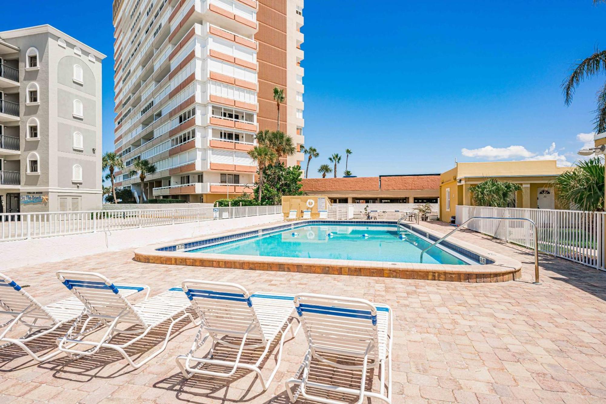 Beachside Retreat W Heated Pool 세인트피트비치 외부 사진